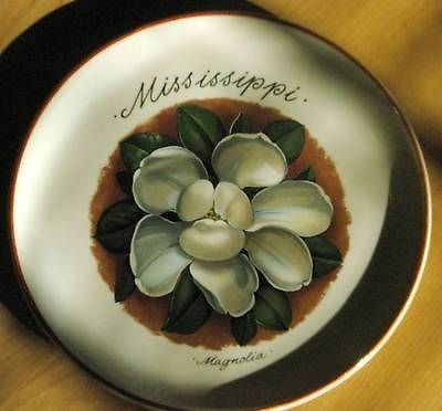   State MAGNOLIA Collector Porcelain China Souvenir WALL PLATE