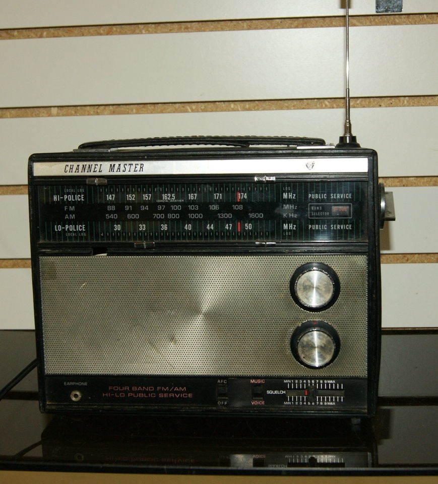 CHANNEL MASTER 4 BAND PORTABLE RADIO, MODEL 6253. AM FM POLICE HI & LO