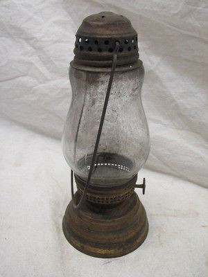   BRASS SKATERS LANTERN LAMP LIGHT WATERBURY CORP SKATERS KEROSENE OIL