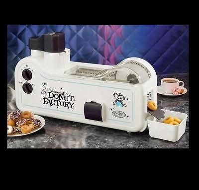 NEW NOSTALGIA ELECTRICS MDF200 Automatic Mini Donut Factory Maker 