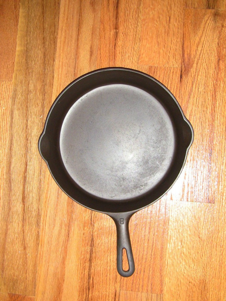 GRISWOLD Number 8 Small Logo Skillet