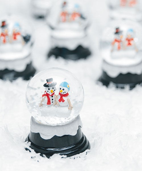 Winter Wedding Favor,Christmas Gift MR & MRS Snowman Mini Snowglobes 