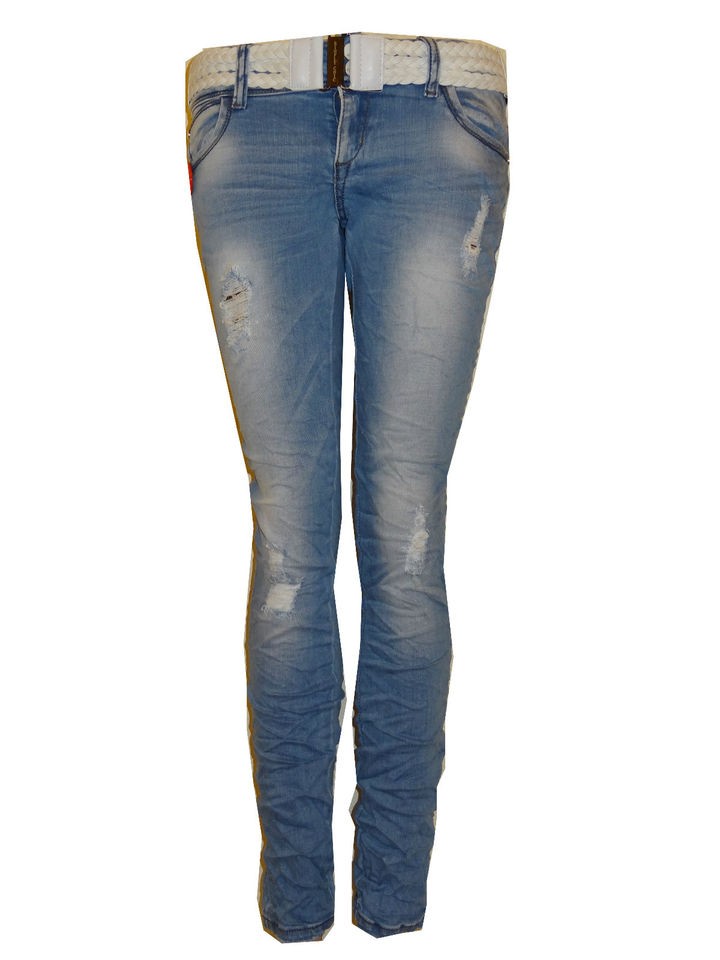 Stunning light denim stretch skinny rip jeans . Size 6 8 10 12 14