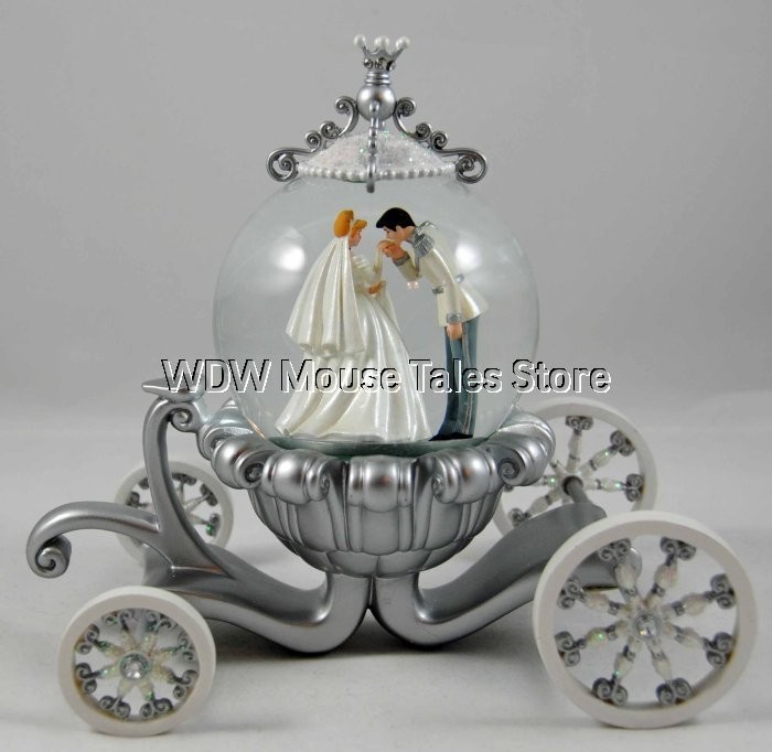 Disney Cinderella Wedding Carriage Snowglobe Globe New