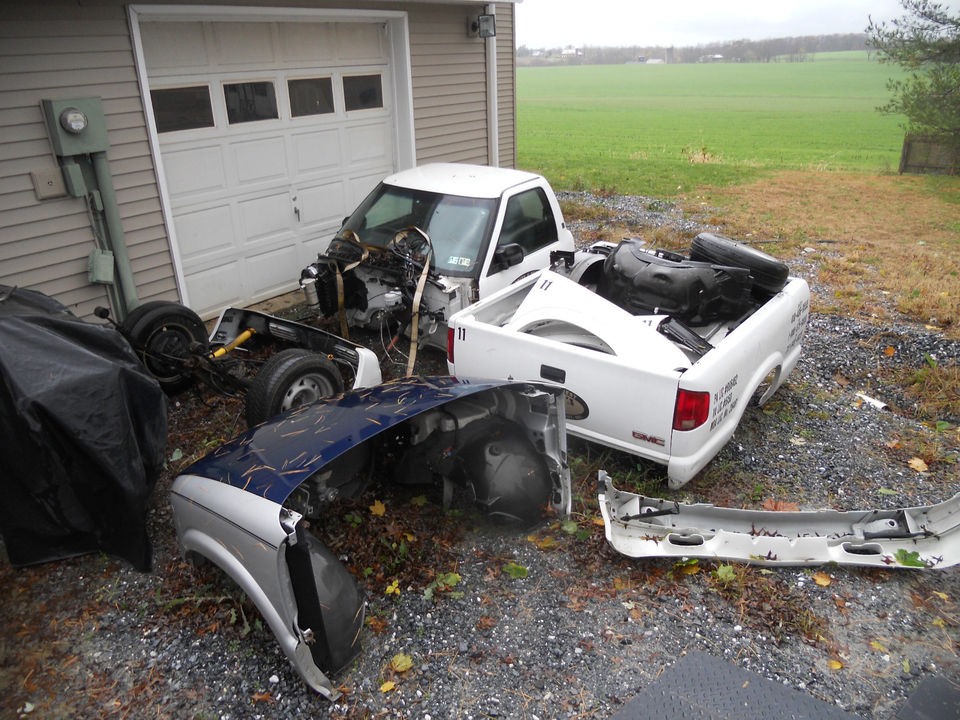 Chevrolet  S 10 white S10 gmc Sonoma v8 s10 project ls1 4l80 9 disc 