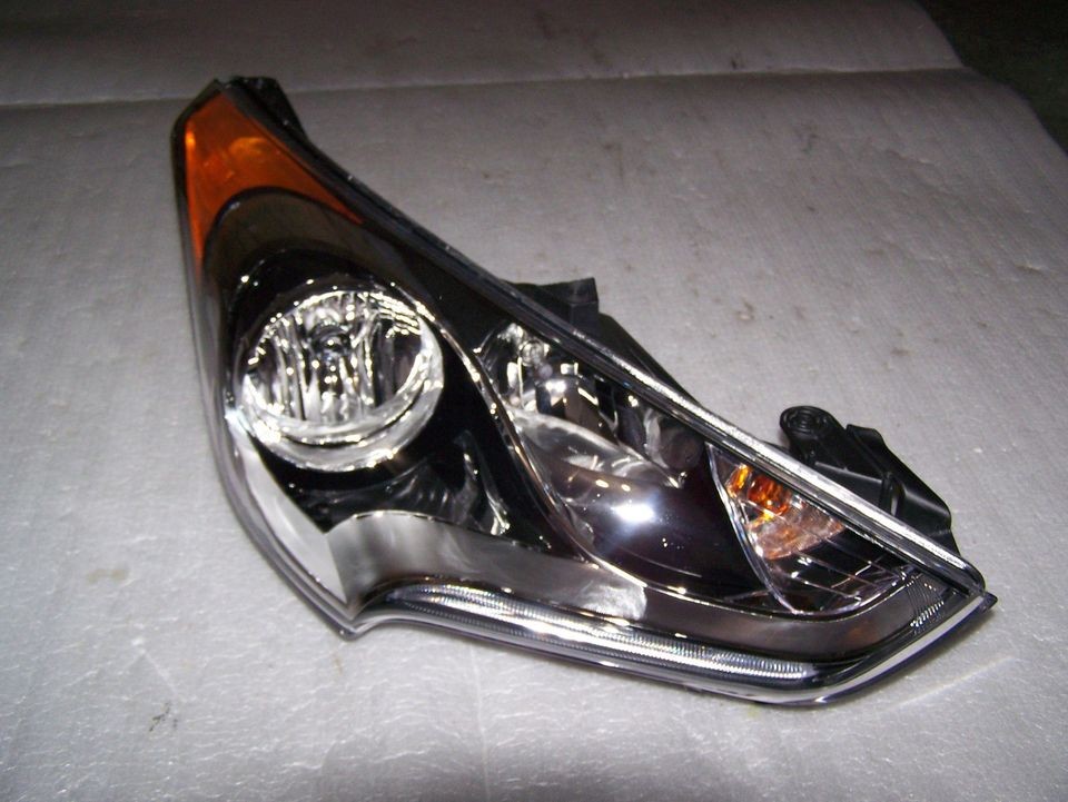 2012 2013 Huyndai Veloster Right OEM Hallogen Headlight RT Lamp 12 13