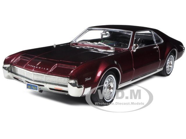 1966 OLDSMOBILE TORONADO BURGUNDY 1/18 DIECAST CAR MODEL BY ROAD 