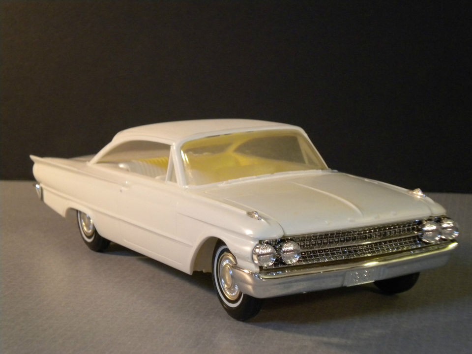 1961 FORD STARLINER amt