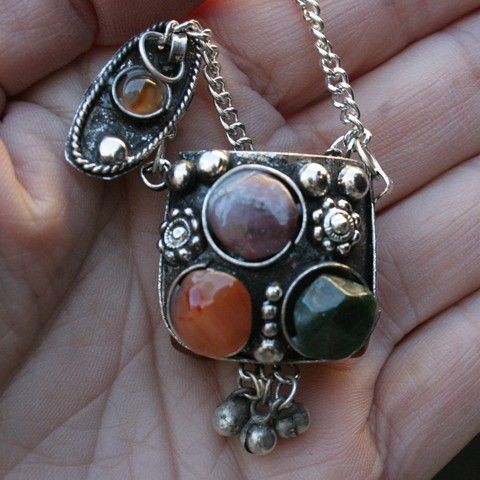   Vintage Tibetan Copper 7 Gemstone Snuff Bottle Amulet Pendant Necklace