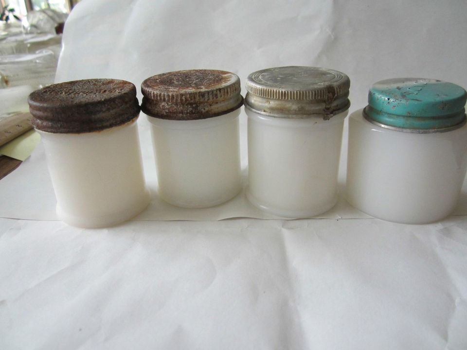 VINTAGE 4 WHITE/MILK GLASS CREAM JARS/POTS WITH LIDS