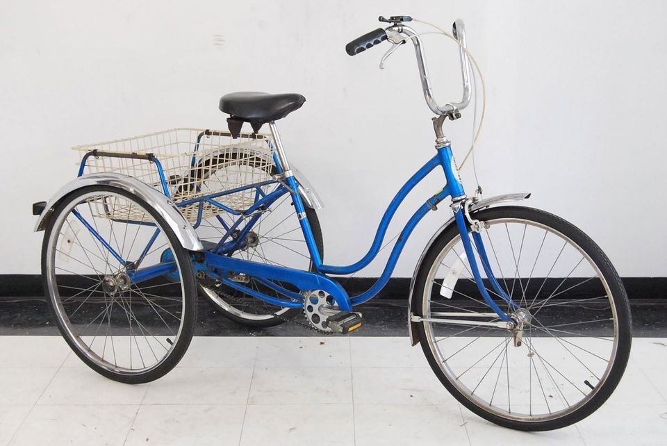 Vintage 1976 Schwinn Town and Country adult tricycle trike blue 