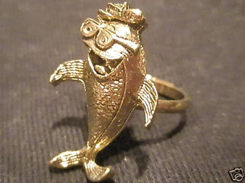 STARKIST CHARLIE THE TUNA METAL GOLD COLOR RING STAR KISSED KIST 