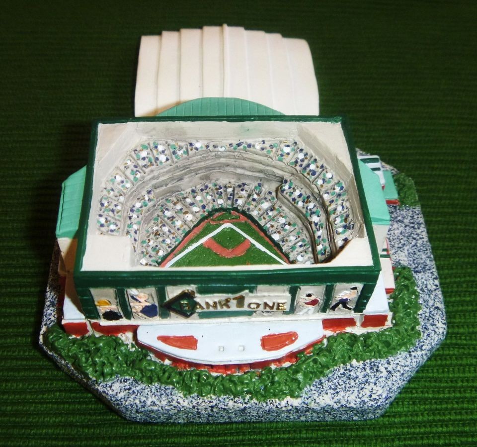 WHOLESALE LOT (33) NEW DIAMONDBACKS BANK ONE BALLPARK STADIUM MODEL 