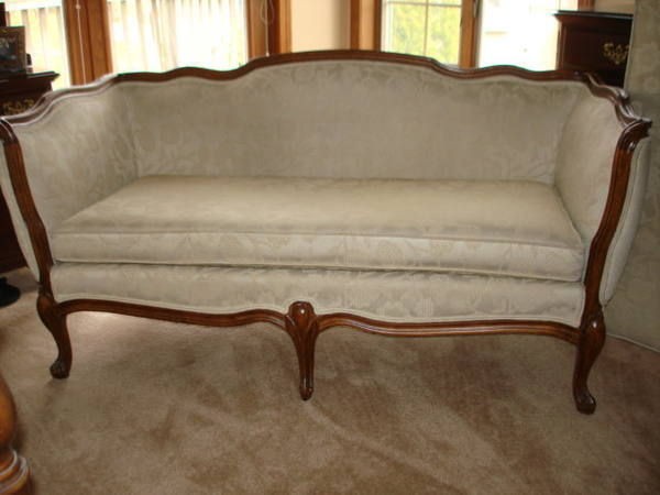 Ethan Allen 57 loveseat French country style