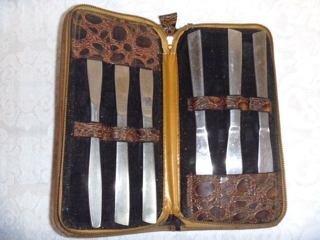 Knives Japan vintage stainless steel knife set zipper faux reptile 