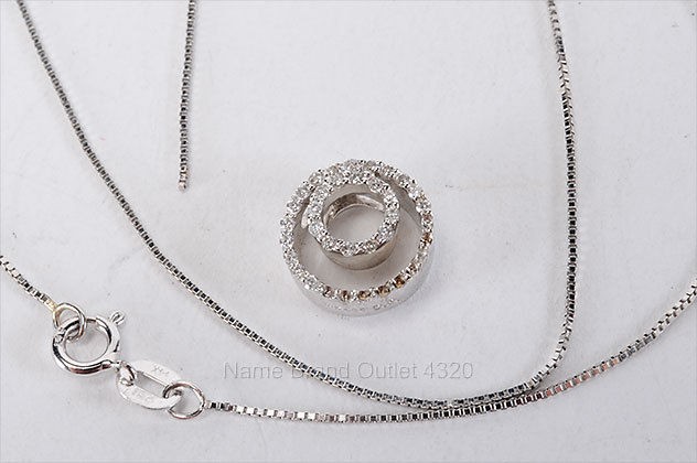 white gold 14K double circle diamond chain necklace 3.4g SHOPWORN 