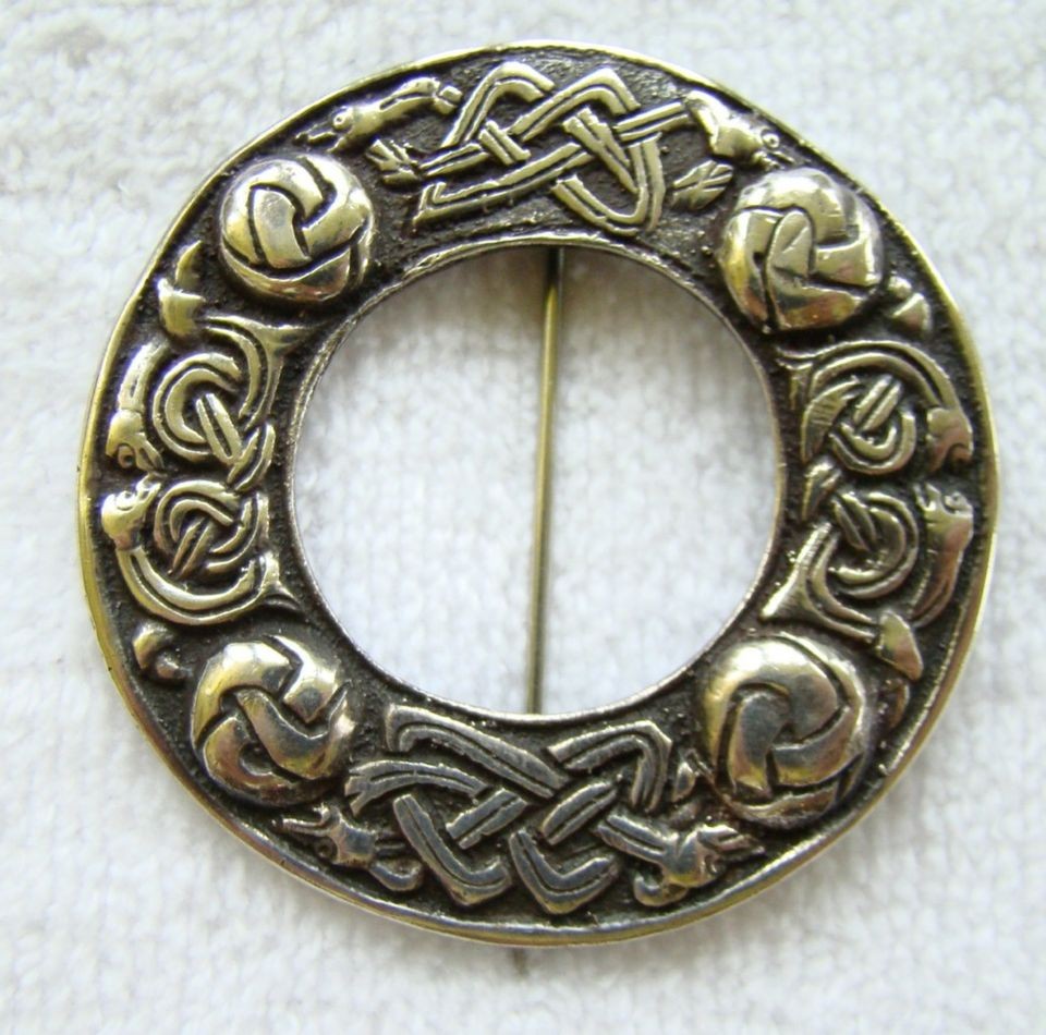   IONA Iain MacCormick SCOTTISH CELTIC CIRCLE BROOCH ALEXANDER RITCHIE