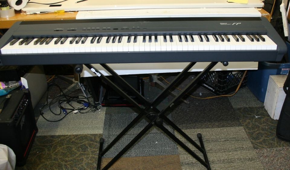 roland digital piano in Piano & Organ