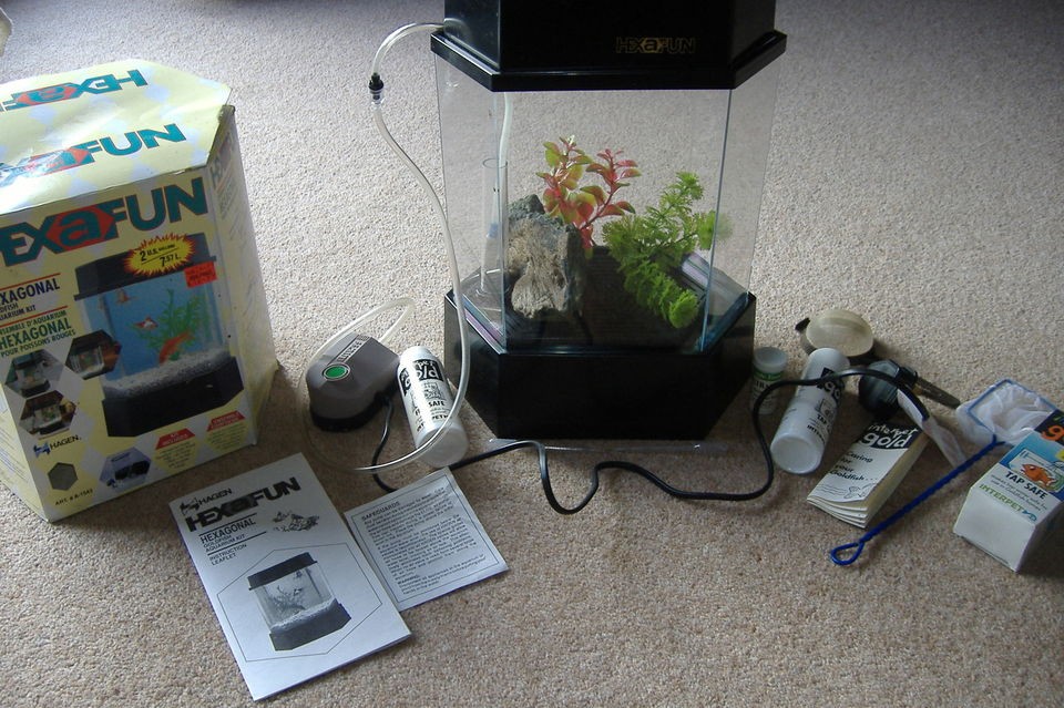 HEXAGONAL FISH TANK AQUARIUM, PUMP, ACCESSORIES, INSTRUCTIONS 