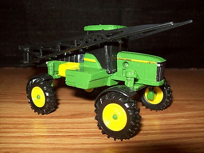   64 TRACTOR JOHN DEERE 4700 SELF PROPELLED SPRAYER FERTILIZER FARM TOY