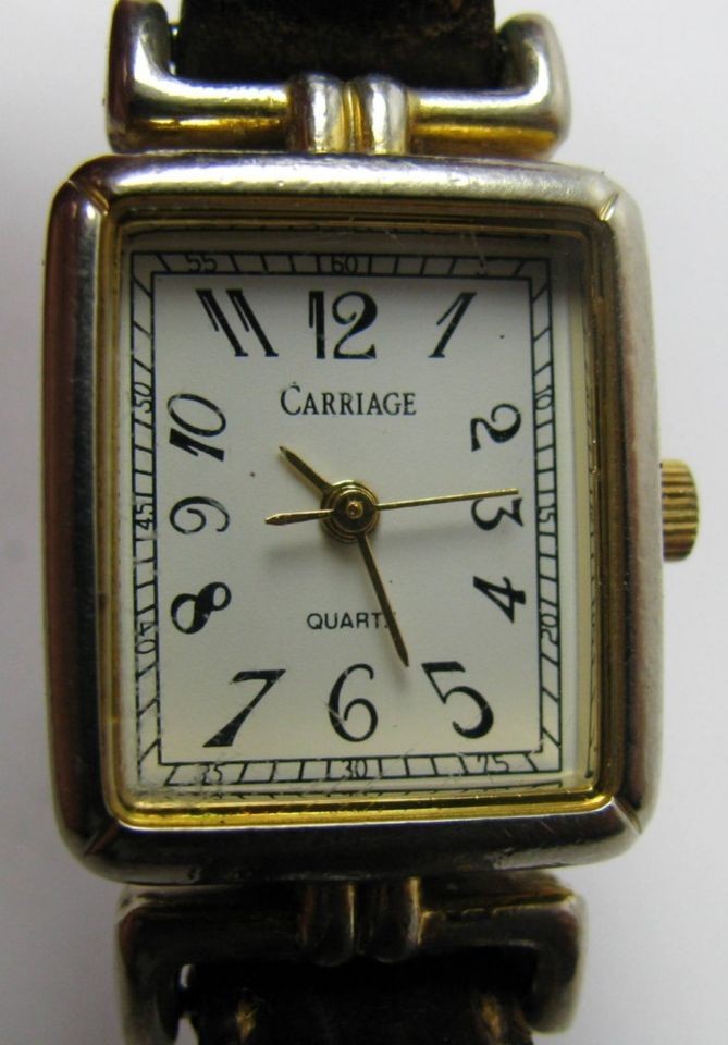   (DRESSY) CARRAIGE QUARTZ WATCH MUST L@@KHIGH END LOOKING CHEAP