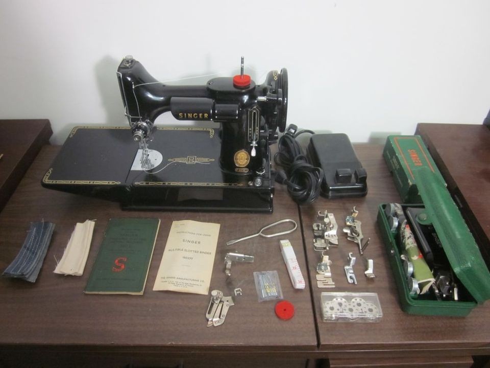 SINGER Featherweigth 221K 221 SEWING MACHINE DENIM CANVAS