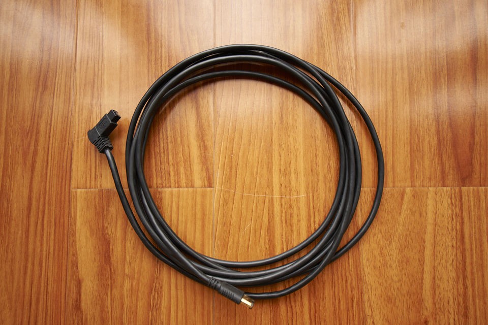 LEAF APTUS FireWire Cable (FW800 to FW400)(15/4.6 m)