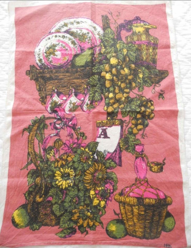 VINTAGE LINEN TEA TOWEL CHIANTI BOTTLE DISHES FRUIT AND FLOWERS