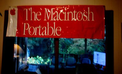 ORIGINAL APPLE MACINTOSH DEALER PROMO BANNER PORTABLE VERY RARE