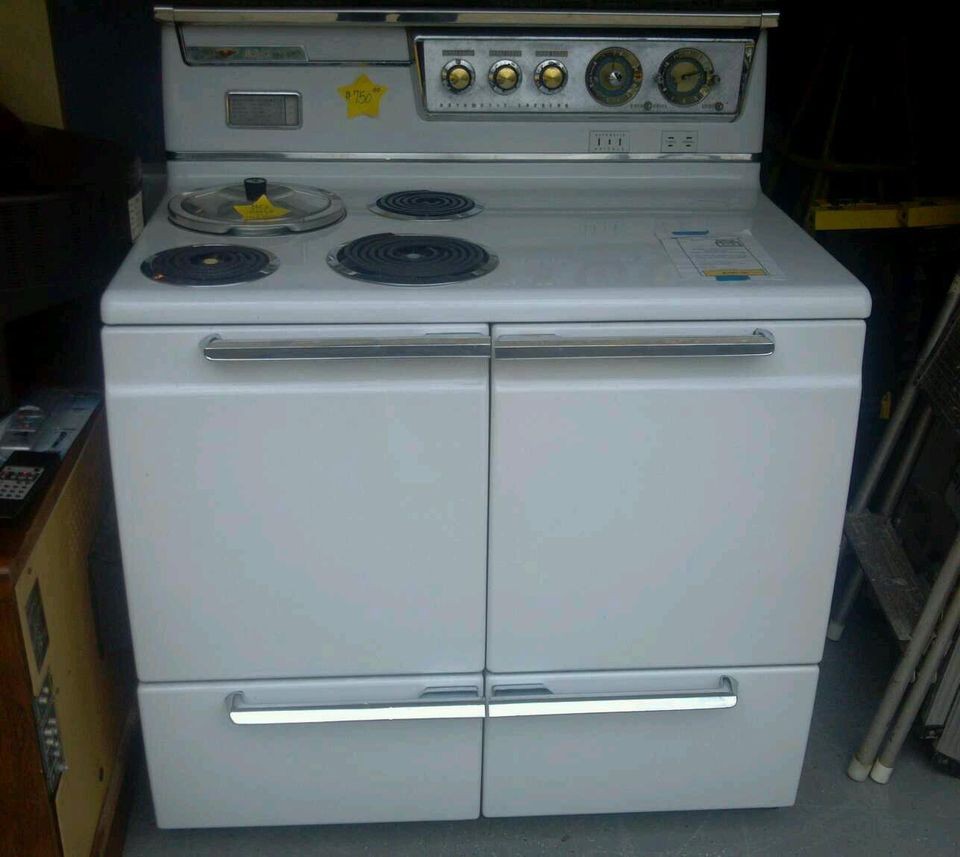 Retro 1952 Hotpoint stove / range / oven