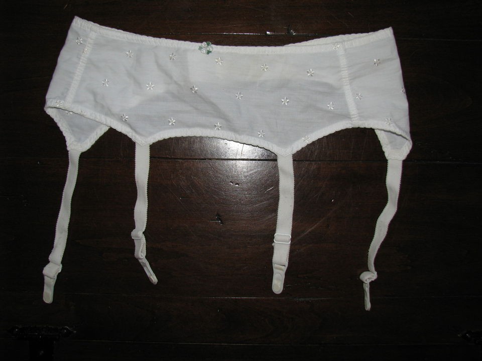 VINTAGE SIMONE GARTER BELT WHITE FLOWERS