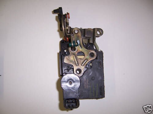 DOOR LATCH RH REAR USED 1995   2005 S 10 BLAZER