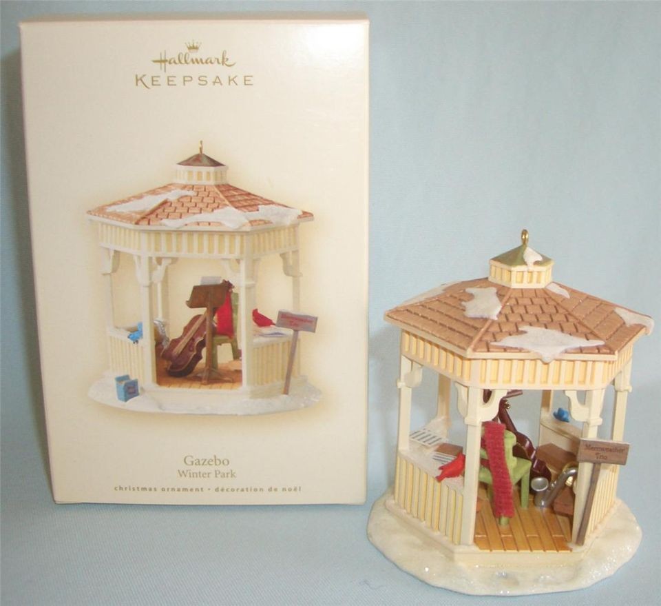 Hallmark 2007 Gazebo Winter Park Bass Violin Saxophone Horn Snow 