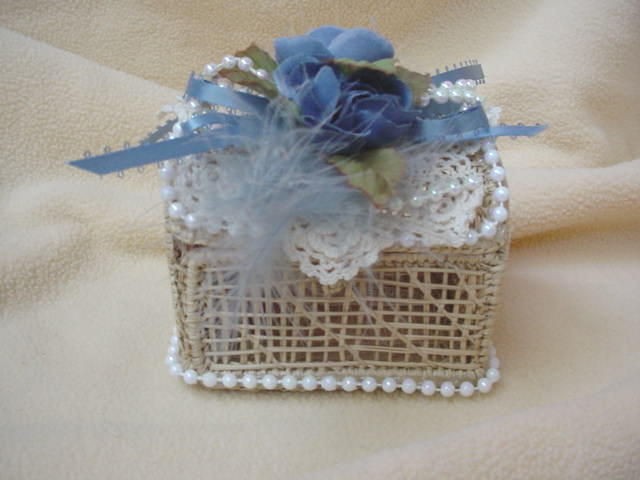 Vintage Artisan Wicker Hinged Floral Arrangement Trunk Jewelry Or What 