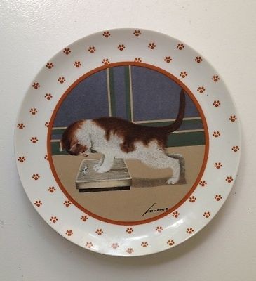   Herrero   1989 by Vandor PLATE w/Cat standing on Bathroom Scales