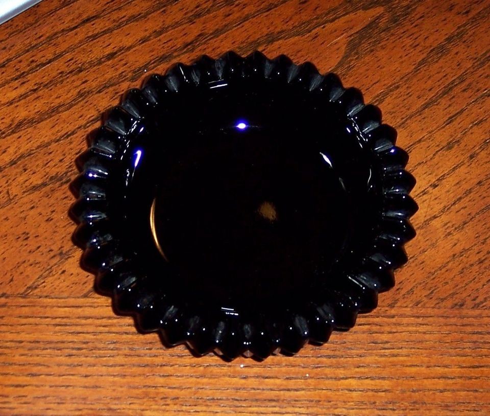 VINTAGE BLACK DIAMOND POINT ONYX ASHTRAY