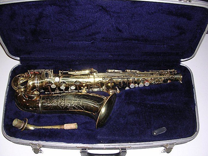 1970 Conn Shooting Star Alto Sax (Saxophone) w/ Hard Case. Serial 