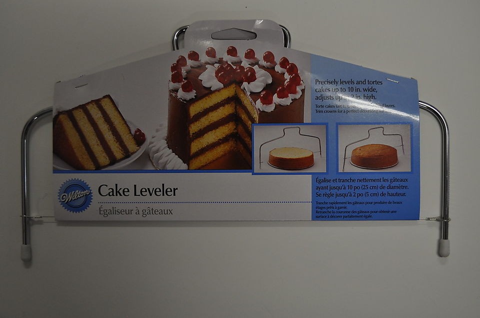 WILTON CAKE LEVELER, SMALL, CUTS UP TO 10 CAKE, DECORATING, STOCK NO 