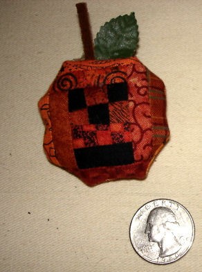 JACK OLANTERN LOG CABIN QUILT PIN & ORNAMENT PATTERN