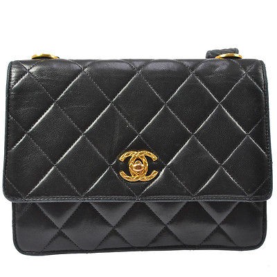 vintage chanel handbag in Handbags & Purses