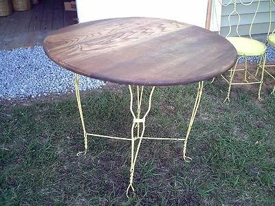 VINTAGE ICE CREAM PARLOR DINING TABLE AND 4 CHAIRS