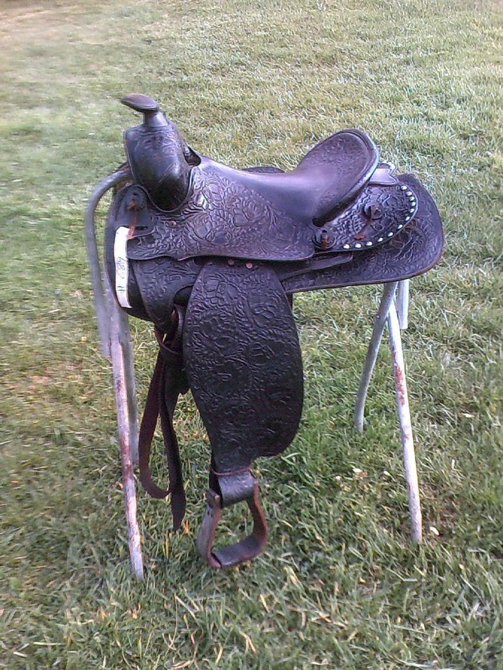 15 VINTAGE TOOLED BLACK HEAVY WESTERN RANCH HORSE SADDLE