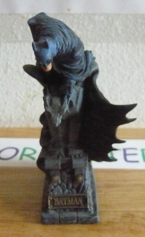 BATMAN MINI STATUE JLA COMIC FIGURE TOY BOWEN GRAPHITTI BUST