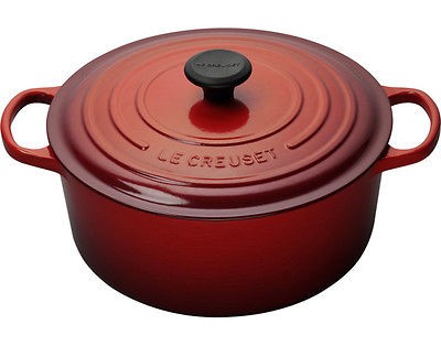 le creuset 5.5 quart in Cookware