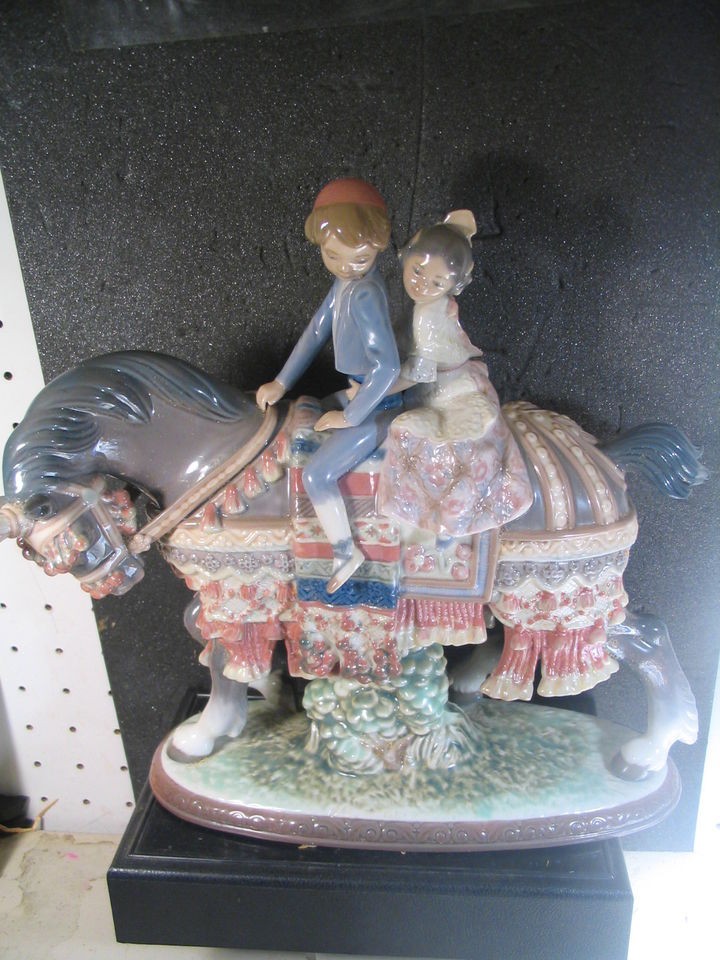 Lladro Retired VALENCIAN CHILDREN Kids On Horse #1489 10.25 X 11 MIB 