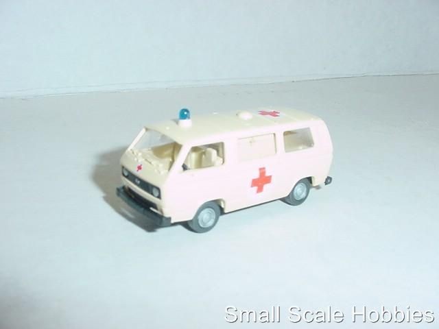 VW Ambulance Herpa / Roco Minitanks 456 , New 1/87, HO Scale