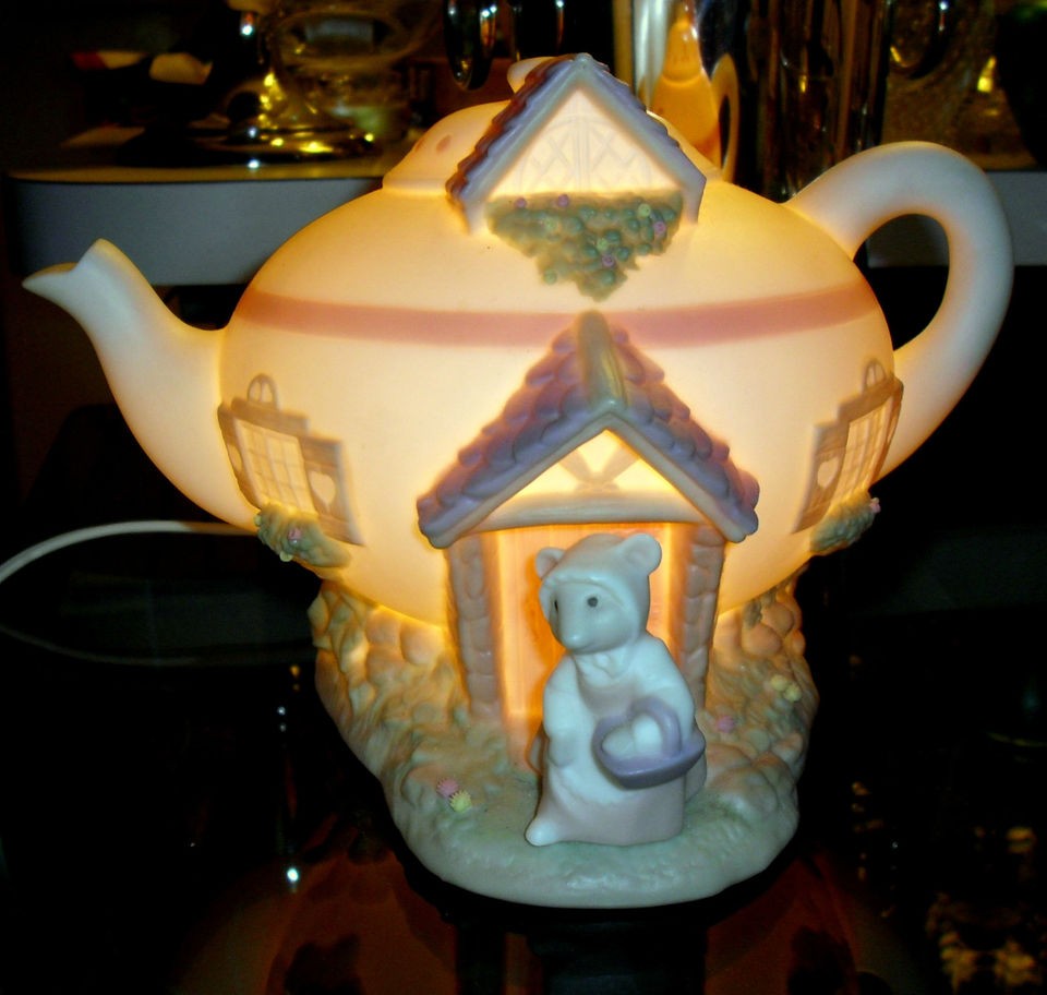   GOLDEN MEMORIES 1992 HANDMADE MOUSE IN THE HOUSE TEAPOT NIGHT LIGHT