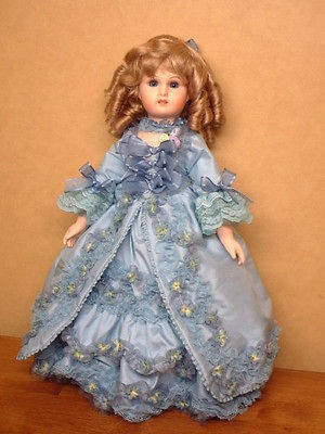 APPOLINE RARE Older Mundia 20in Doll