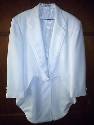 WHITE DOUBLE LAPEL TAILCOAT JACKET 50R OSCAR DE LA RENTA