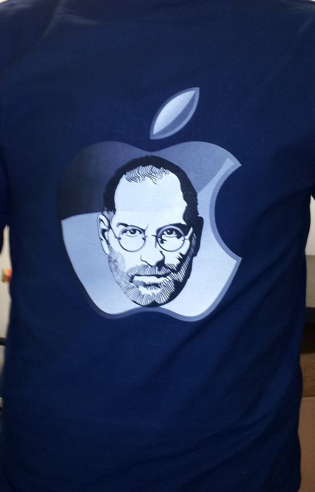 STEVE JOBS APPLE T SHIRT I PAD I POD COMPUTER GEEK COLLECTABLE